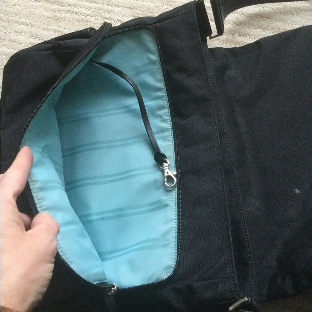 Tumi vista messenger